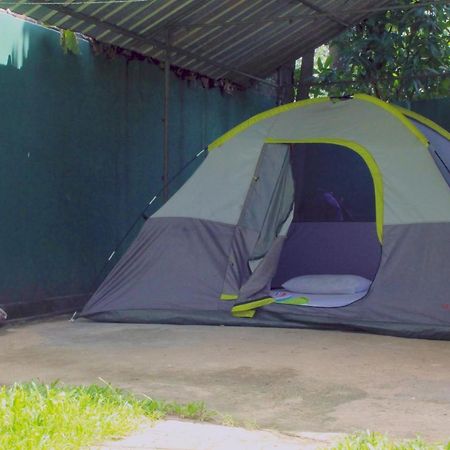 Flipflop Hostel Negombo Exterior photo