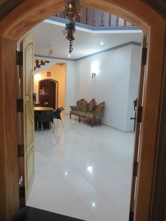 Flipflop Hostel Negombo Exterior photo