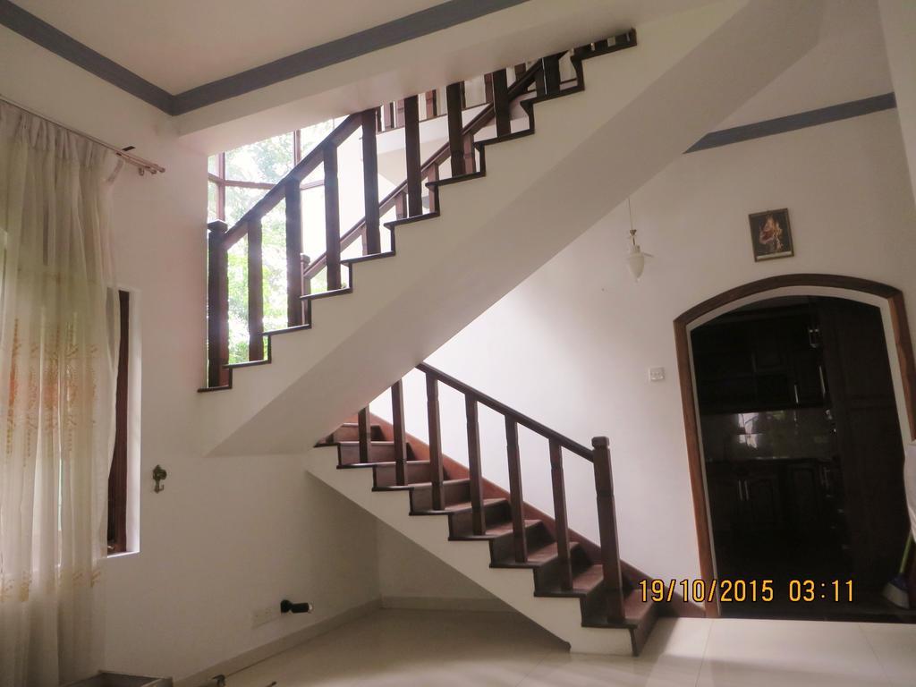 Flipflop Hostel Negombo Exterior photo
