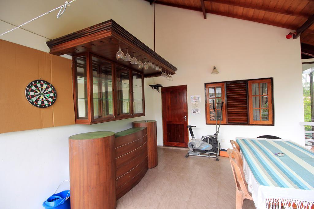 Flipflop Hostel Negombo Exterior photo