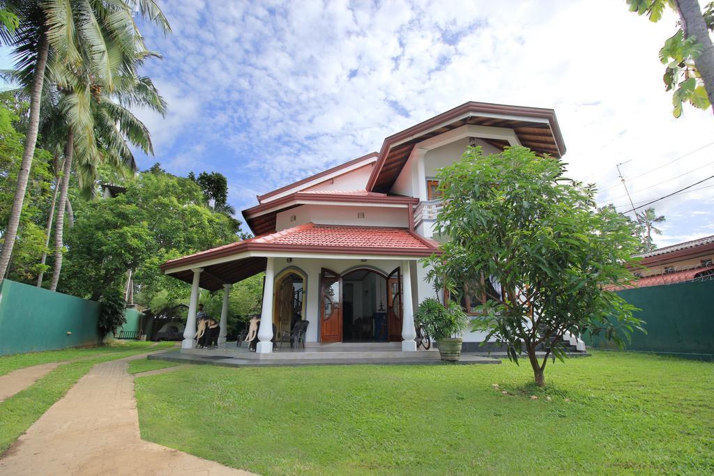 Flipflop Hostel Negombo Exterior photo