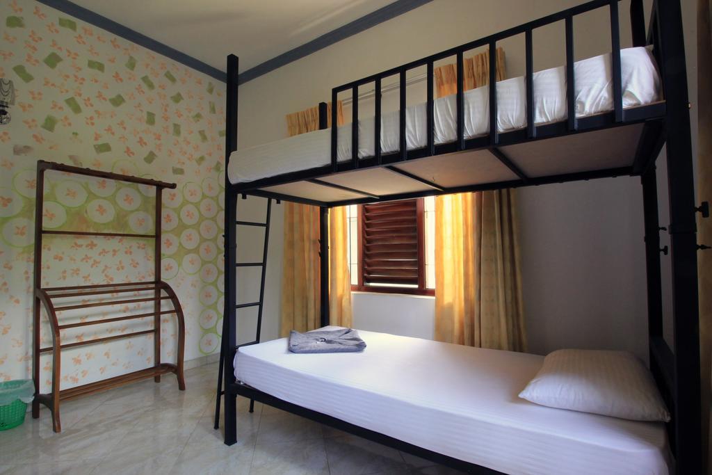 Flipflop Hostel Negombo Exterior photo