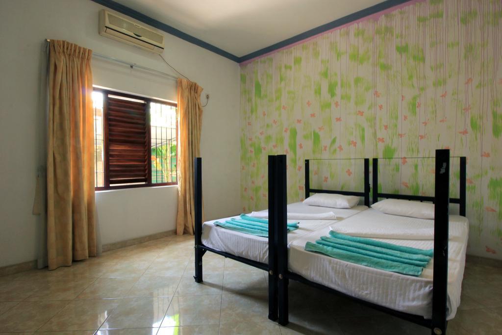 Flipflop Hostel Negombo Exterior photo