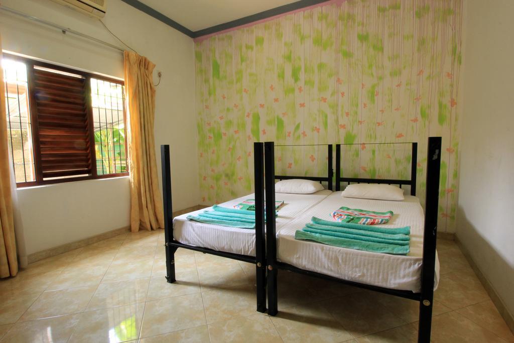 Flipflop Hostel Negombo Exterior photo