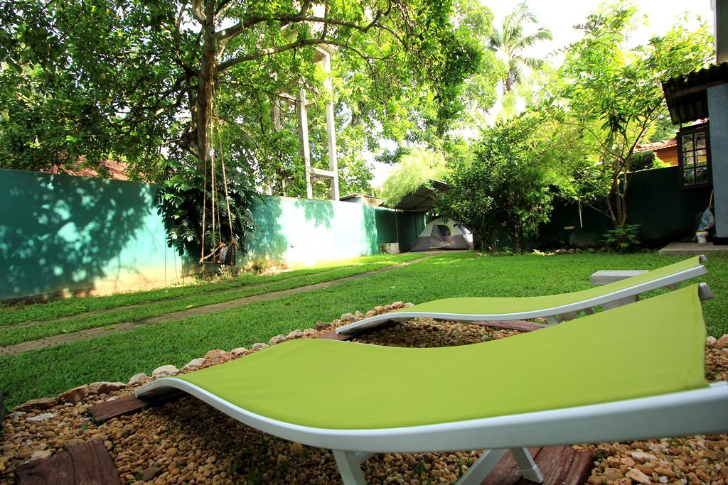 Flipflop Hostel Negombo Exterior photo