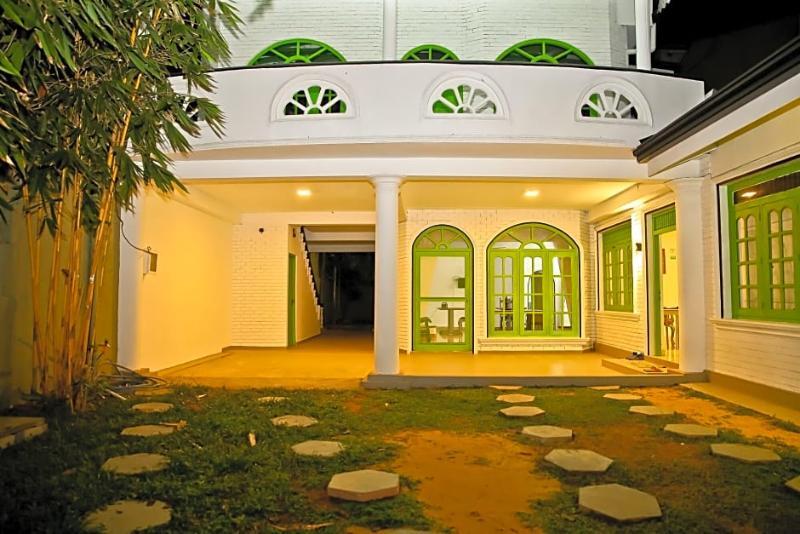 Flipflop Hostel Negombo Exterior photo